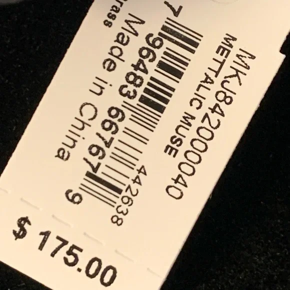 MICHAEL KORS
Large Precious Metal-Plated Brass Pebble Earring NWT - Picture 5 of 5